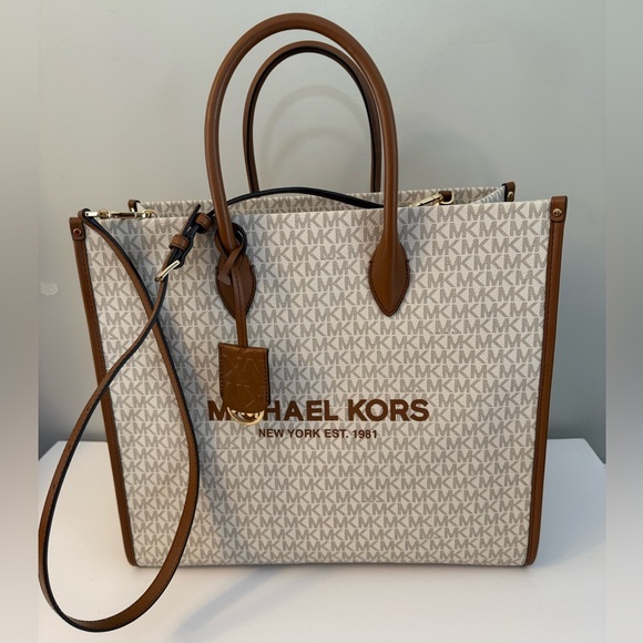 NEW Michael Kors Mirella Large North South MK Signature Tote Bag - Picture 13 of 13